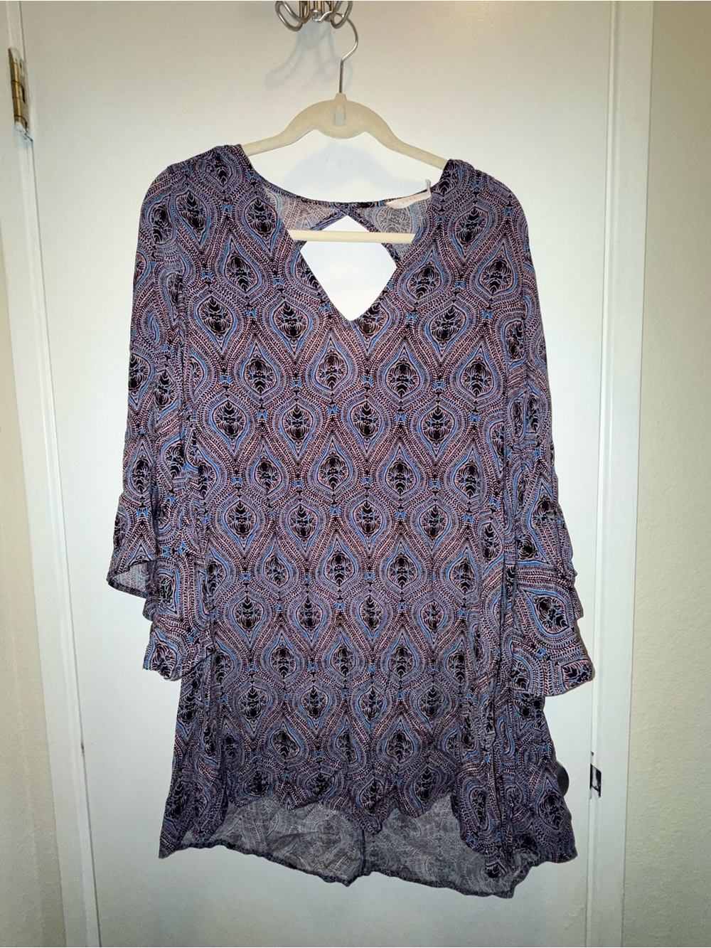 Lush pink/blue/black Patterned V-Neck Tunic Dress